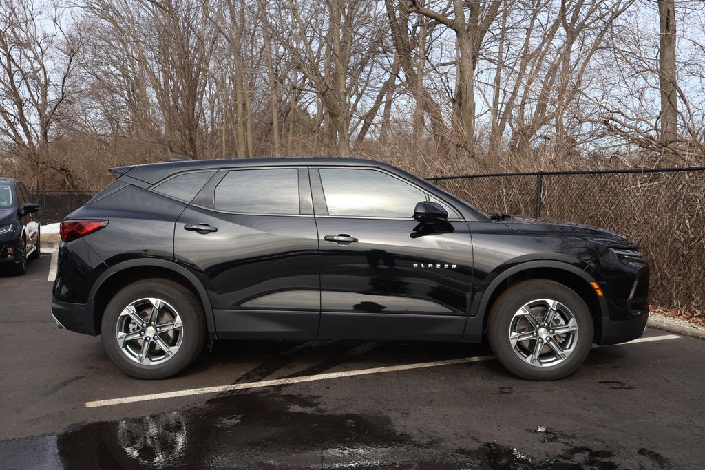 Thumbnail: 2023 Chevrolet Blazer - 9