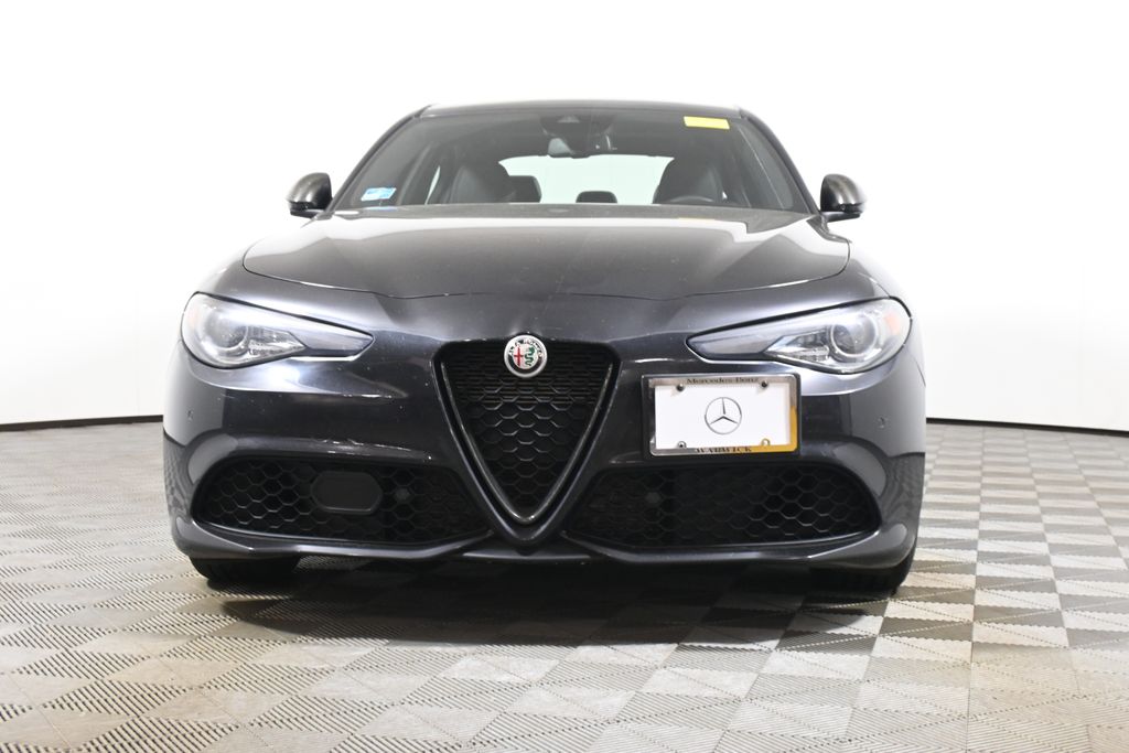 Thumbnail: 2023 Alfa Romeo Giulia - 10