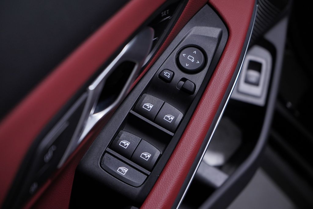 Thumbnail: 2025 BMW 3 Series - 17