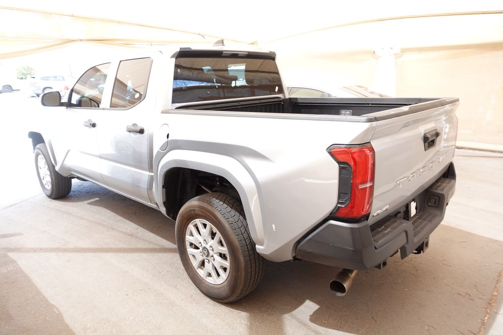 2025 Toyota Tacoma SR 4x4 Double Cab (6MT)'s photo