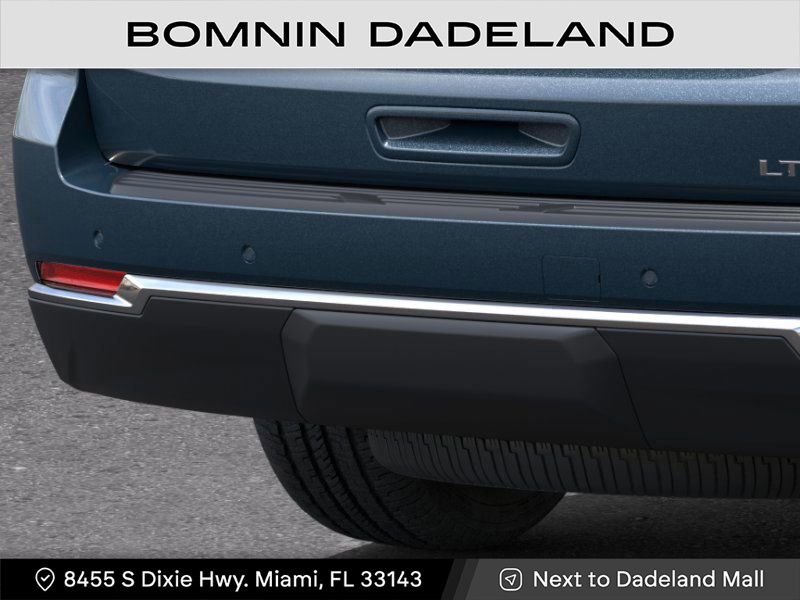 2025 Chevrolet Suburban LT photo