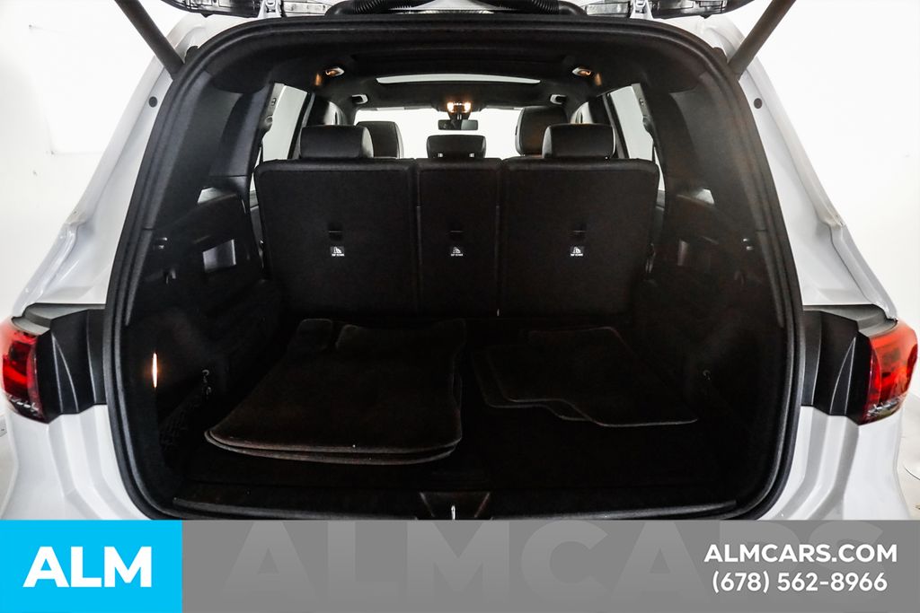 Used 2022 White Mercedes-Benz GLB 250 image 21