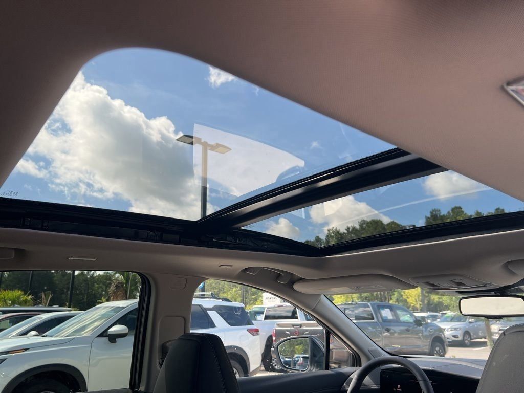 2025 Everest White Pearl Tricoat Nissan Murano SL AWD SUV