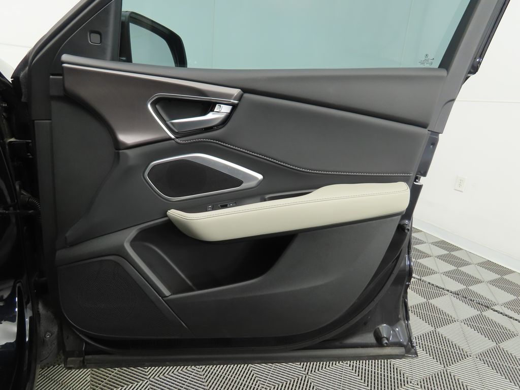 Thumbnail: 2025 Acura RDX - 25