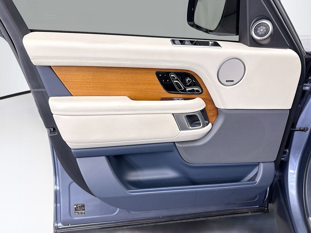 Thumbnail: 2020 Land Rover Range Rover - 24