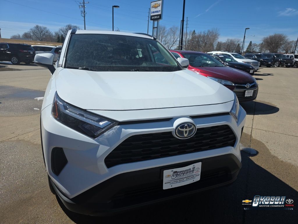 View vehicle photo 5