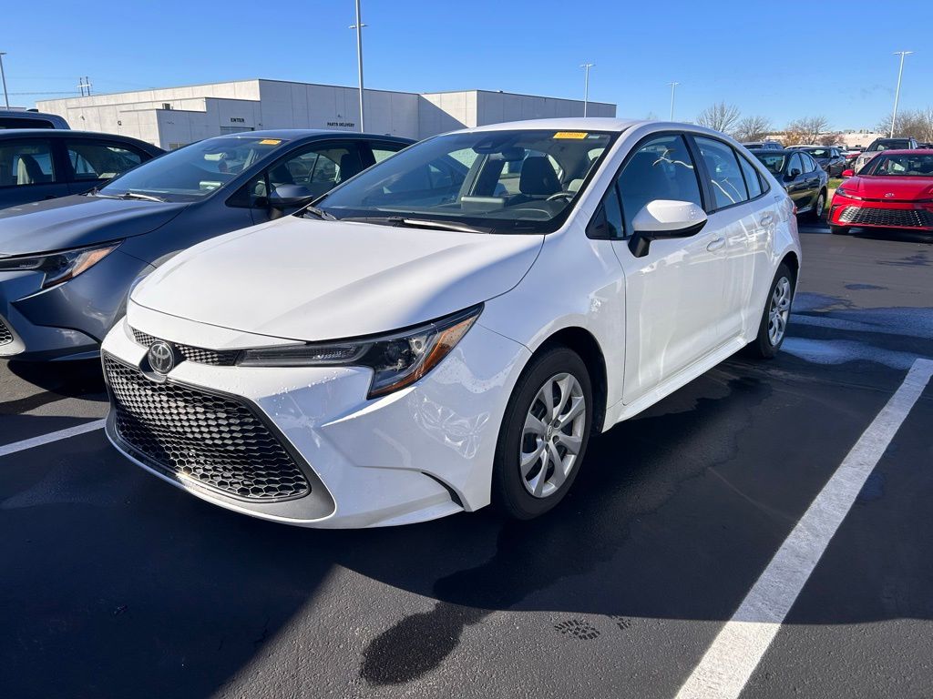 2022 Toyota Corolla LE 2