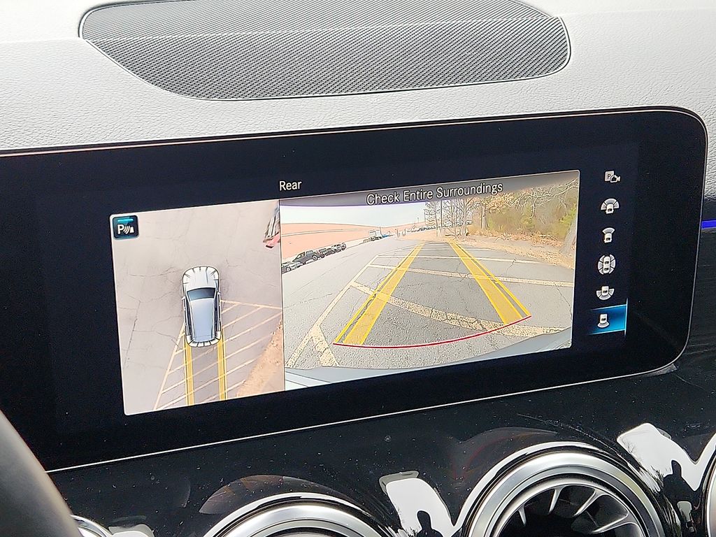 Thumbnail: 2023 Mercedes-Benz EQB - 19