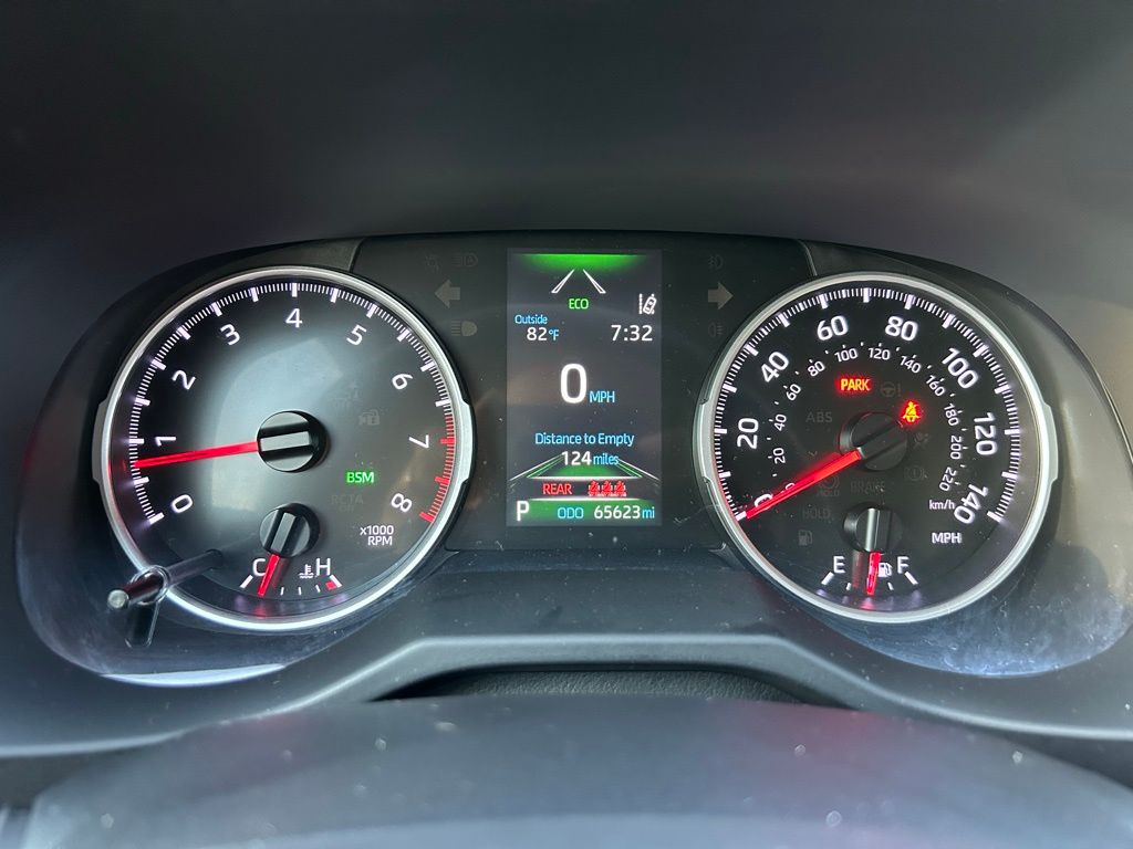 Thumbnail: 2021 Toyota RAV4 - 23