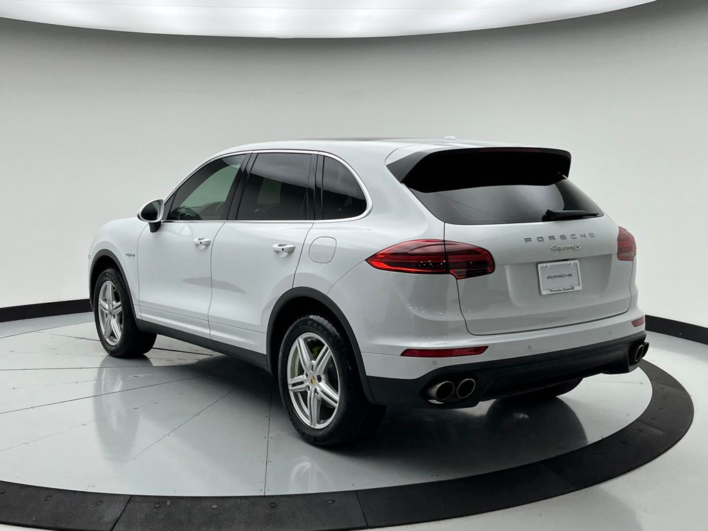 Thumbnail: 2015 Porsche Cayenne - 3