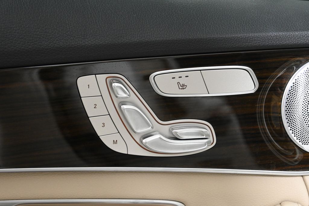 Thumbnail: 2020 Mercedes-Benz C-Class - 30