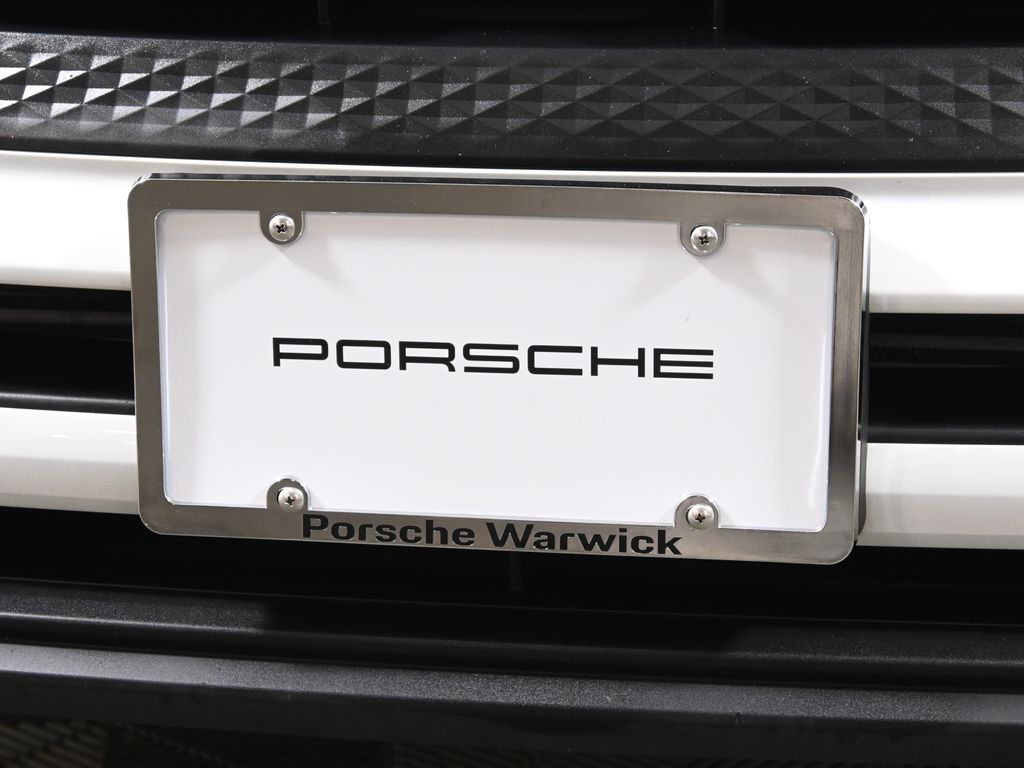 Thumbnail: 2023 Porsche Macan - 14