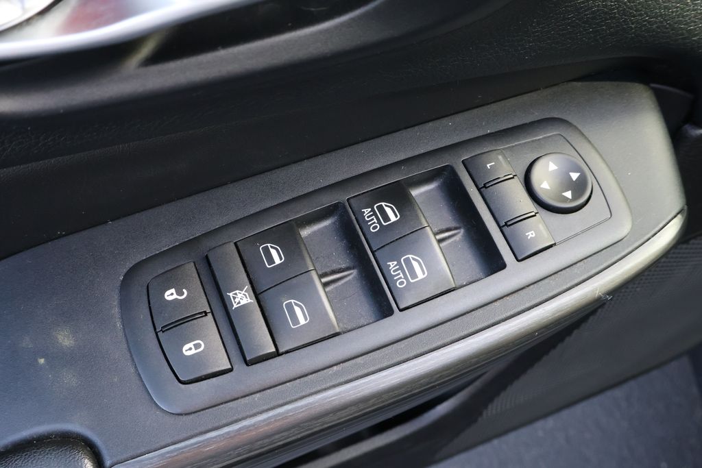 2016 Jeep Cherokee 75th Anniversary Edition 16