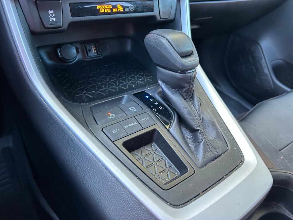 Thumbnail: 2019 Toyota RAV4 - 26