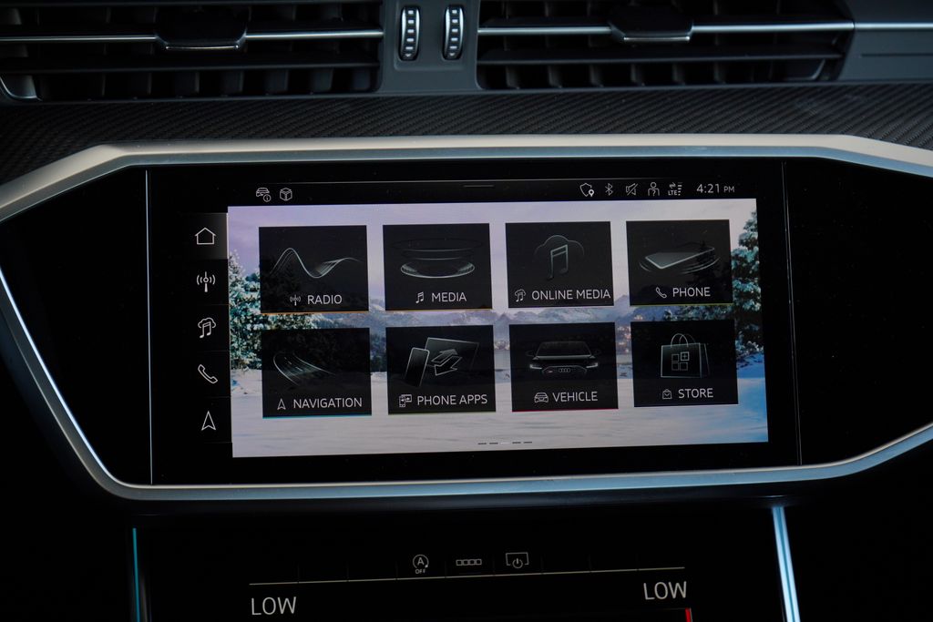 Thumbnail: 2025 Audi RS 6 - 18