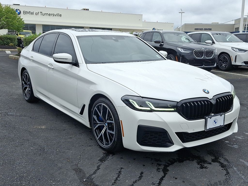 Thumbnail: 2021 BMW 5 Series - 3