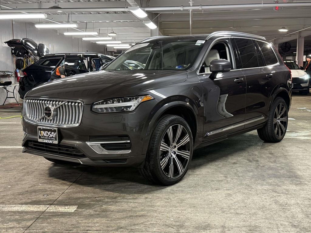 2024 Volvo XC90 Recharge T8 Plus Bright Theme 7-Passenger eAWD
