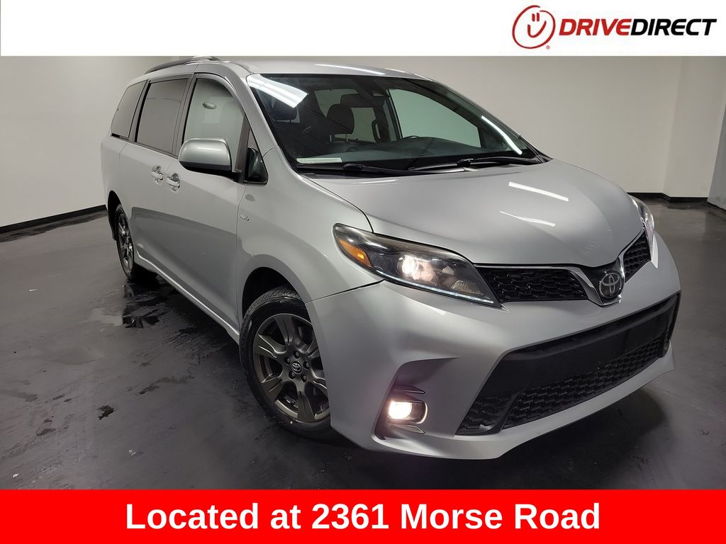 Toyota Sienna SE 7-Passenger AWD