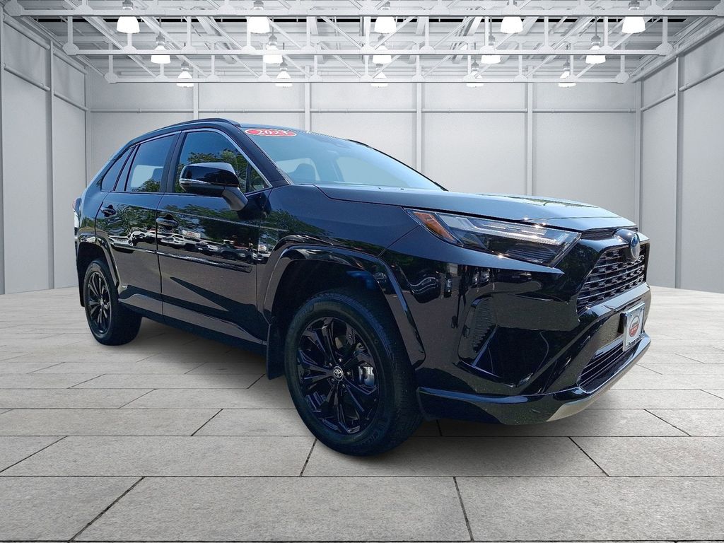 2023 Toyota RAV4 SE 3