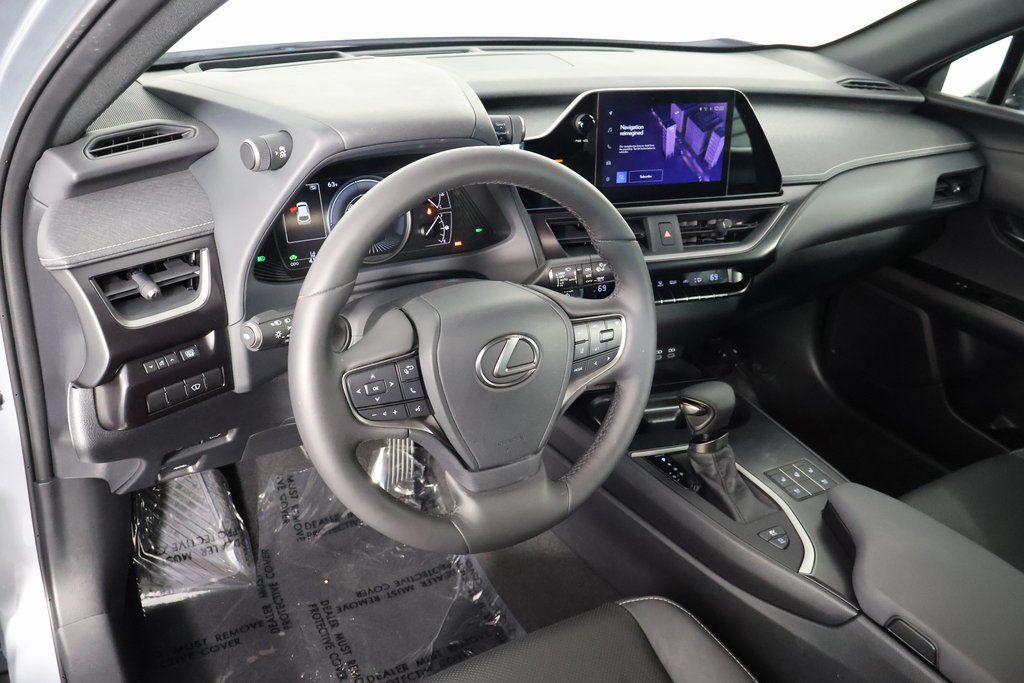 Thumbnail: 2024 Lexus UX - 7