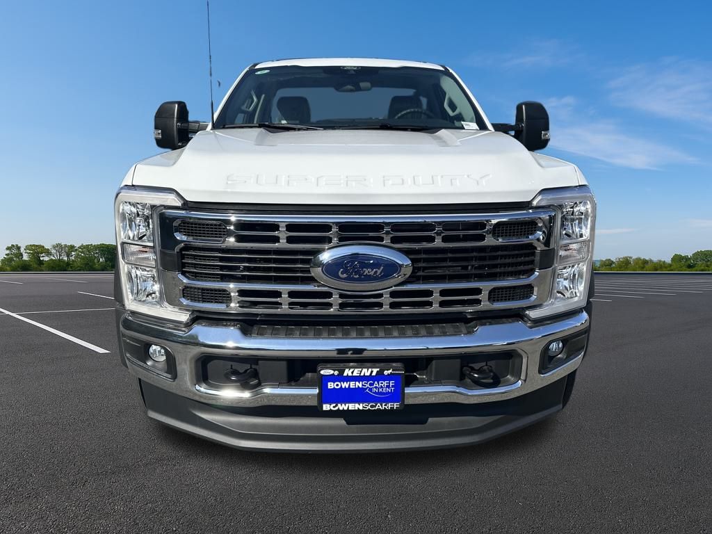 New 2025 Ford Super Duty F-600 Chassis Regular Cab (DRW) 169" Wheelbase XL