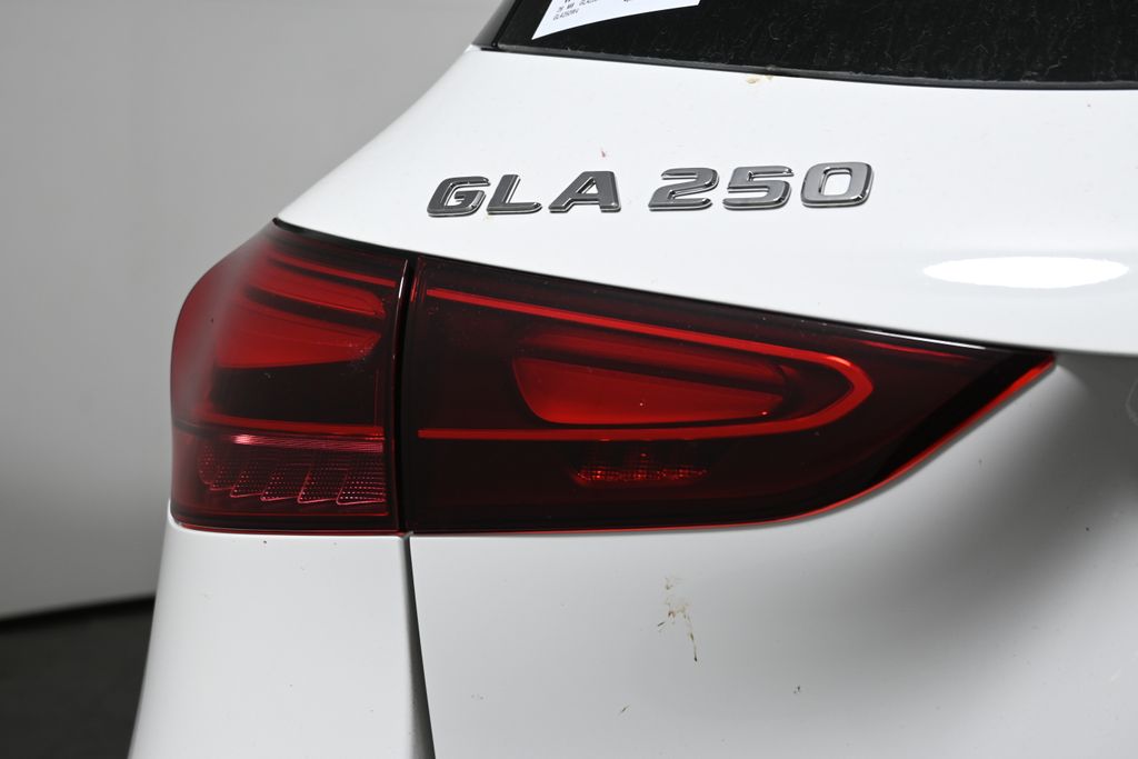 Thumbnail: 2026 Mercedes-Benz GLA - 12