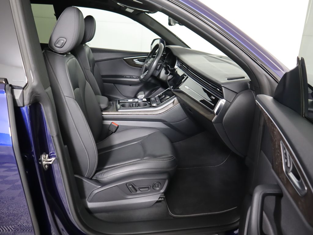 Thumbnail: 2020 Audi Q8 - 21