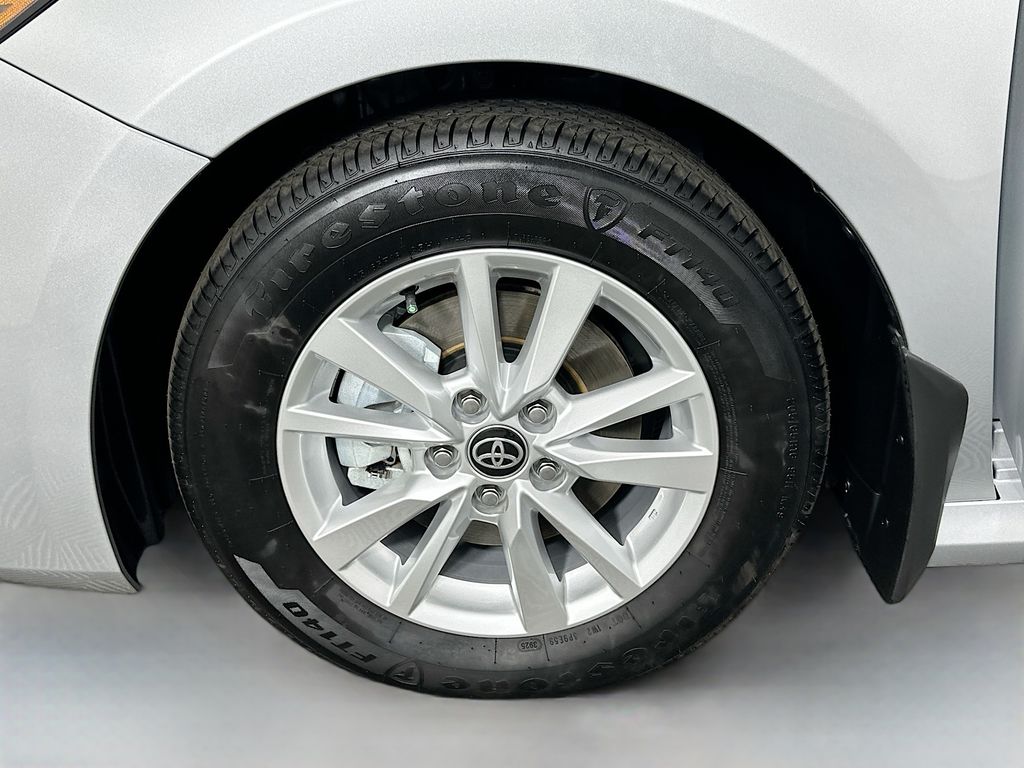 Thumbnail: 2026 Toyota Camry - 31