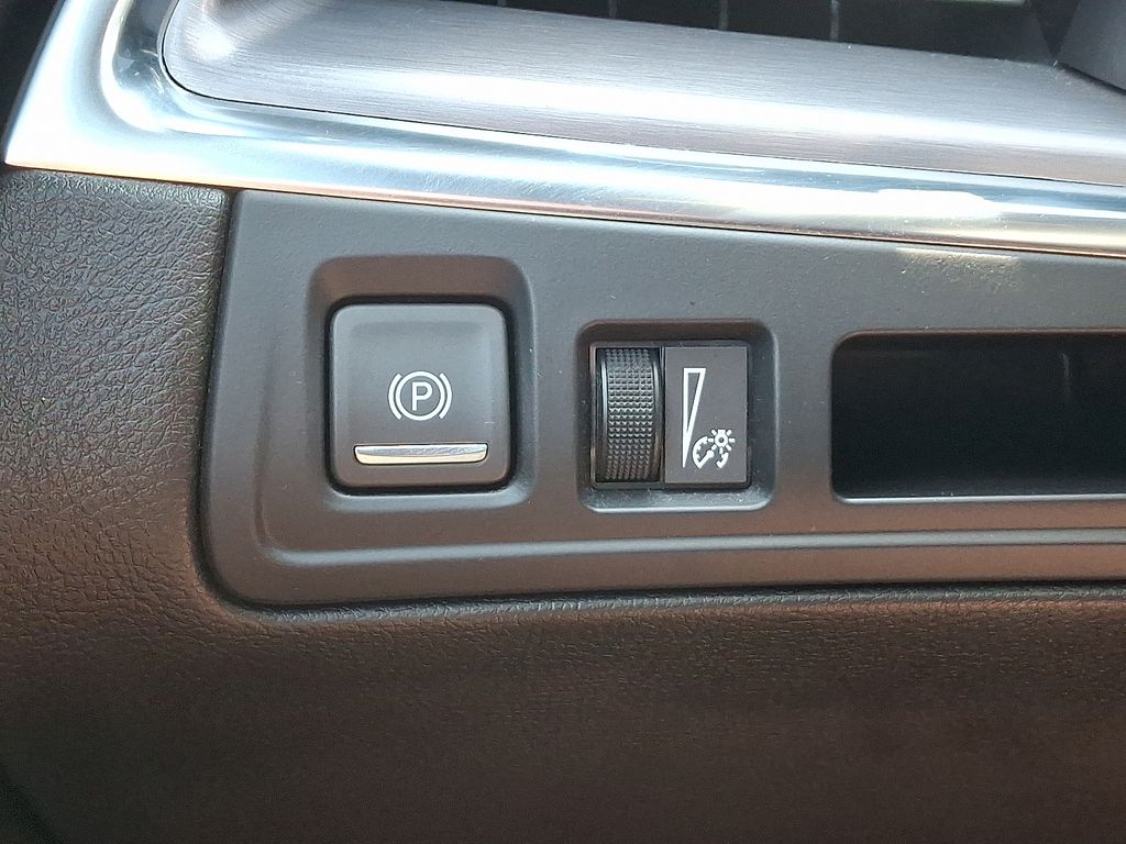 Thumbnail: 2021 Cadillac XT5 - 23