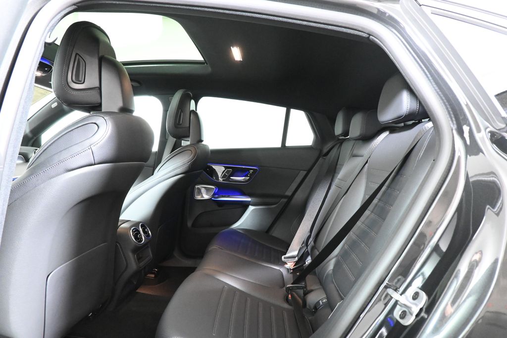 2025 Mercedes-Benz GLC 300 24