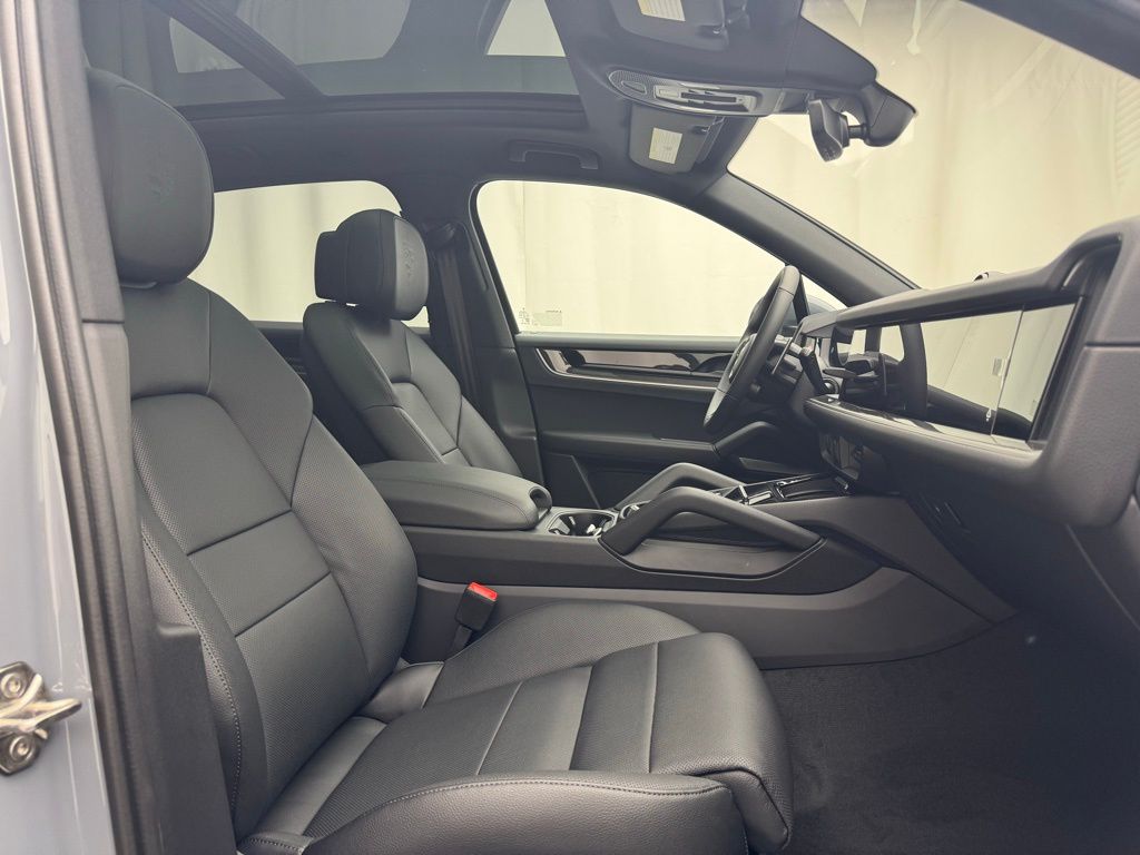 Thumbnail: 2025 Porsche Cayenne - 28