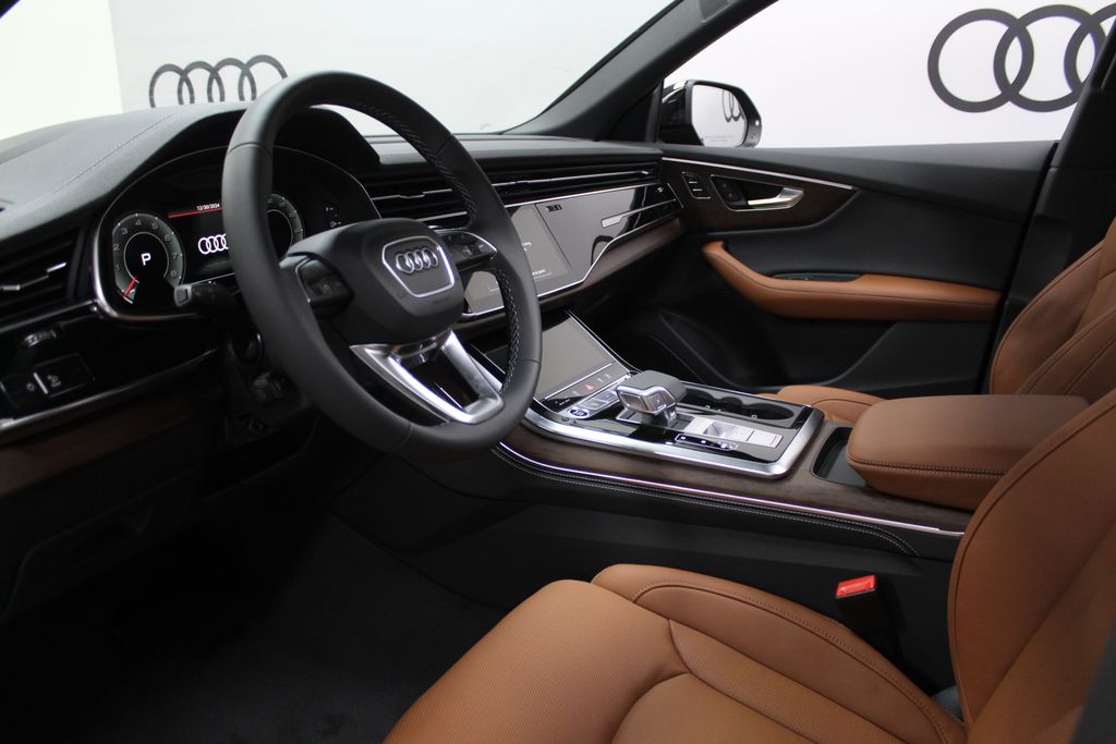 2025 Audi Q8  12