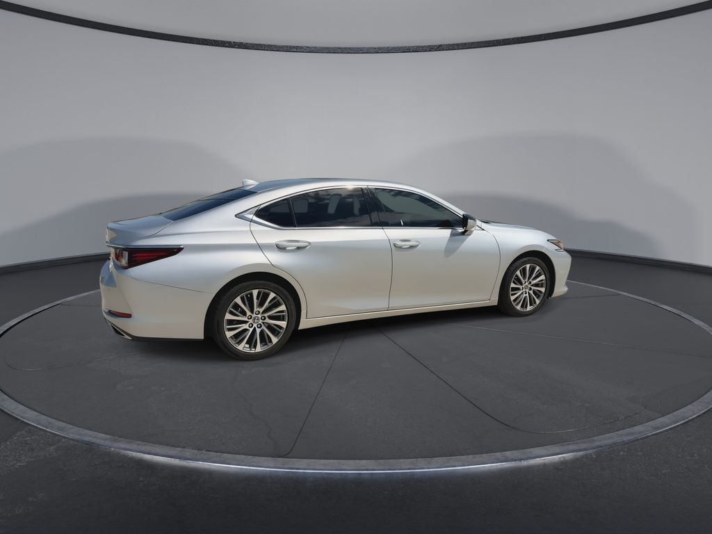 Thumbnail: 2020 Lexus ES - 9