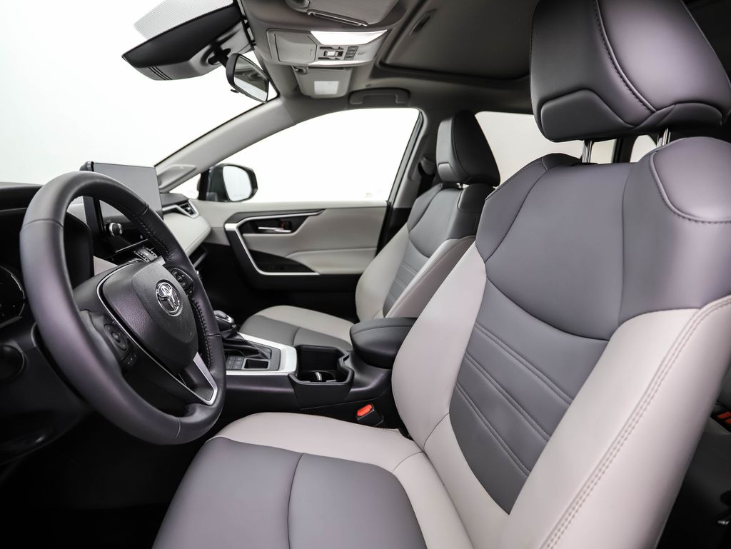 Thumbnail: 2023 Toyota RAV4 - 11