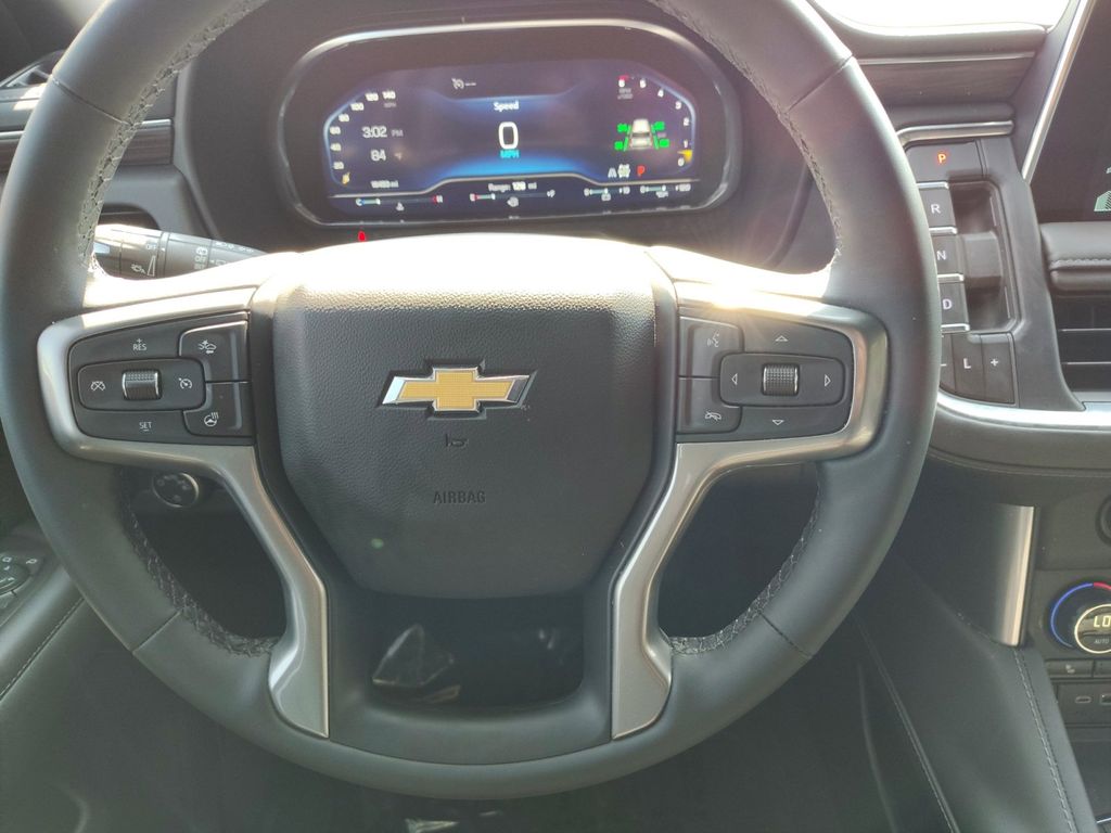 2023 Chevrolet Suburban LT 19