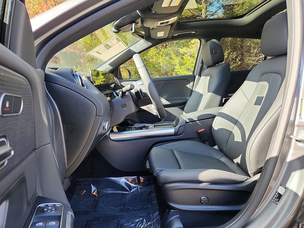 Thumbnail: 2026 Mercedes-Benz GLA - 9