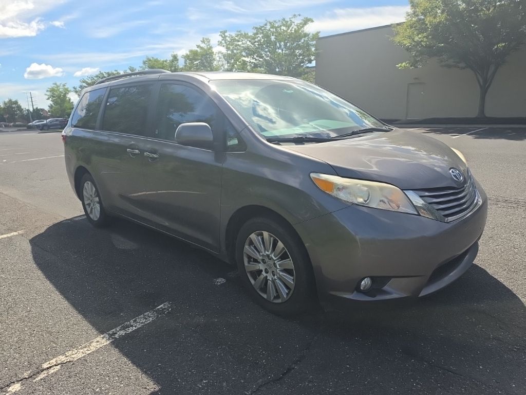 Gray 2015 Toyota Sienna Minivan 6-Speed Automatic Overdrive