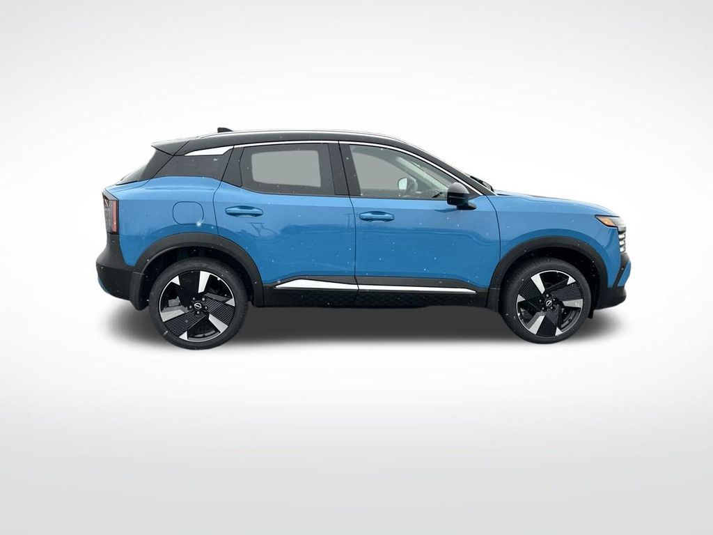 2025 Nissan Kicks SR photo