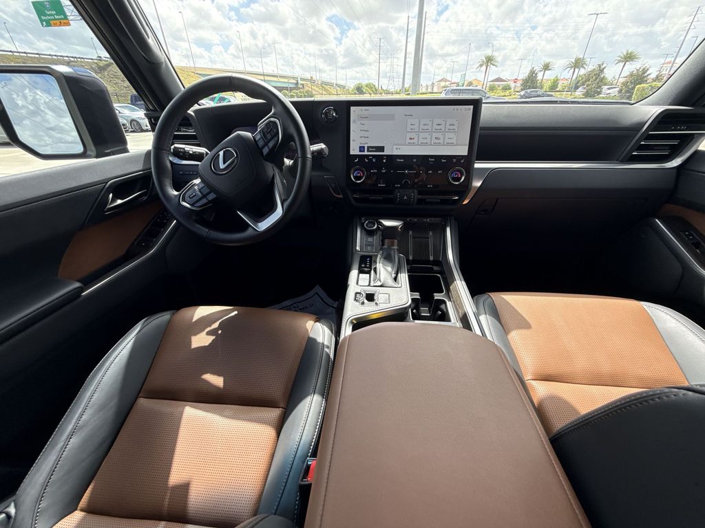 Thumbnail: 2024 Lexus GX - 19