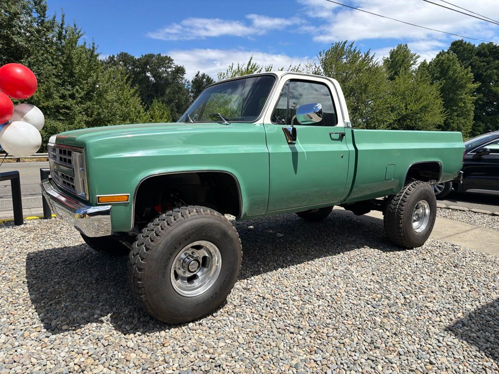 Green 1987 Chevrolet R/V 20 Pickup Truck Four-Wheel Drive Automatic
