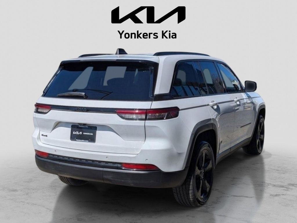 Used 2023 White Jeep Altitude X image 6