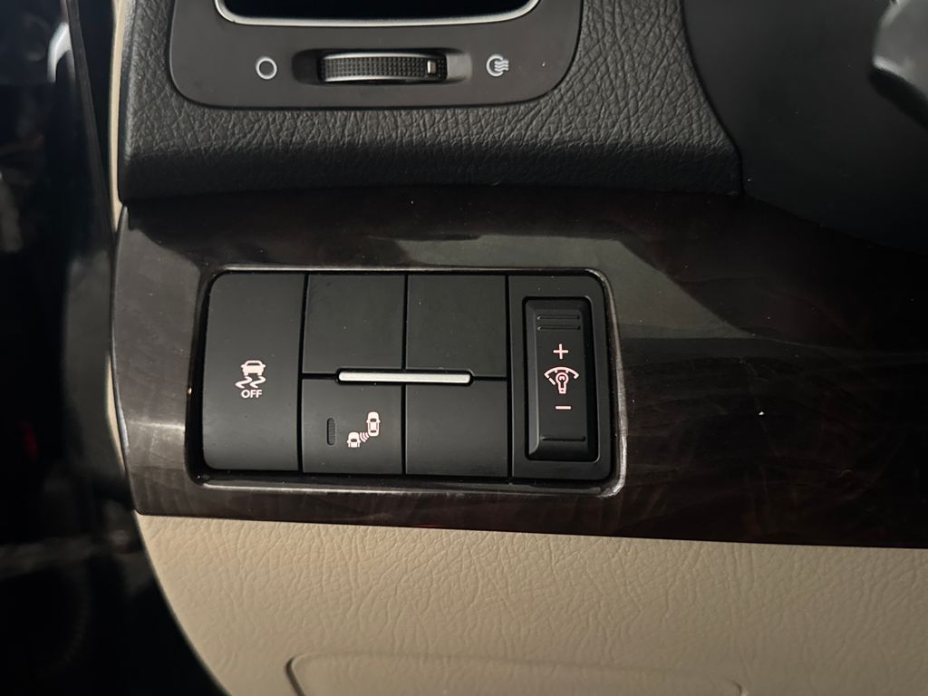 Used 2014 Black Kia EX image 19