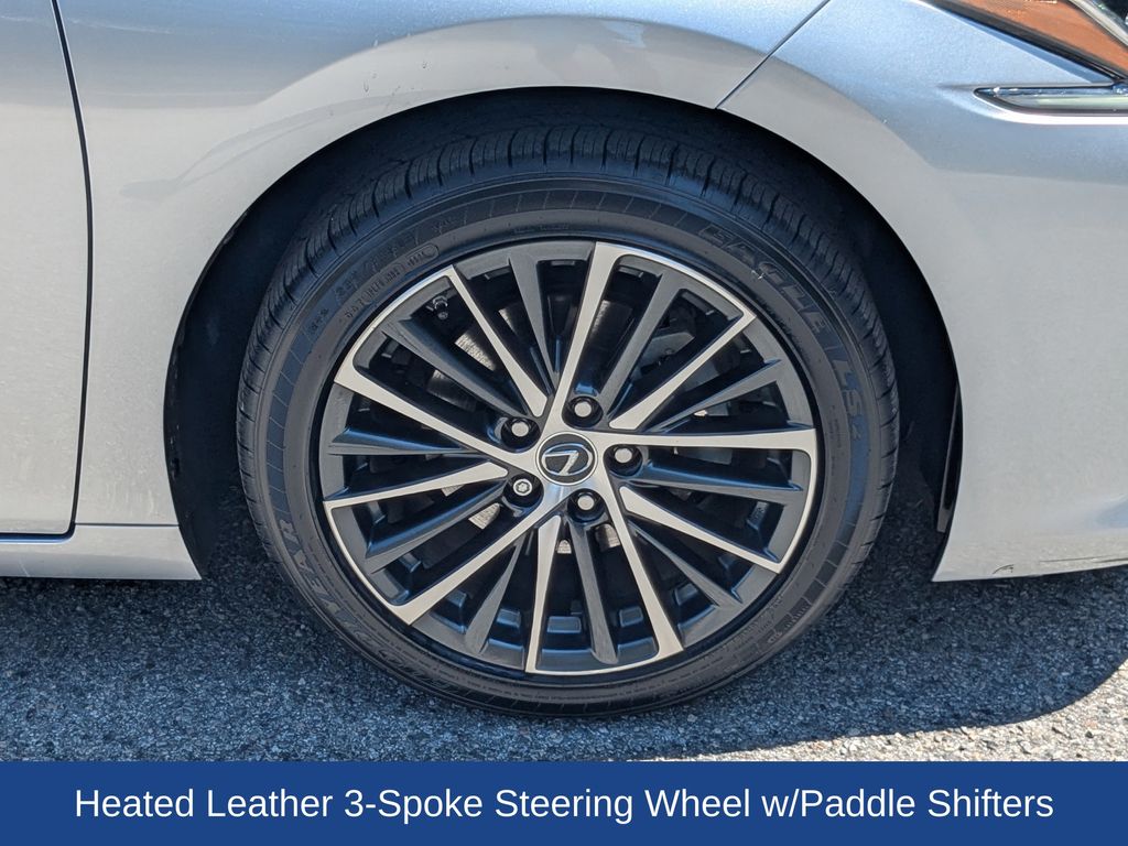 2022 Lexus ES 300h 