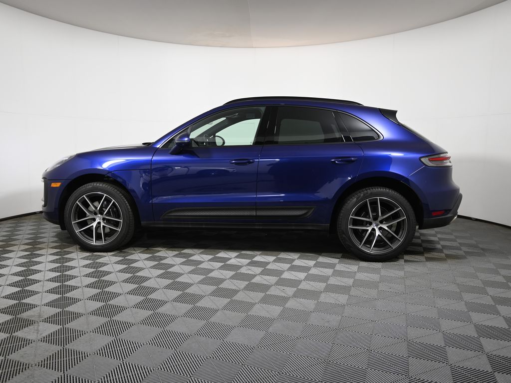 Thumbnail: 2025 Porsche Macan - 2