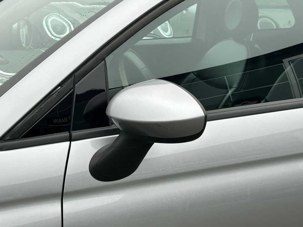 Thumbnail: 2019 Fiat 500e - 10