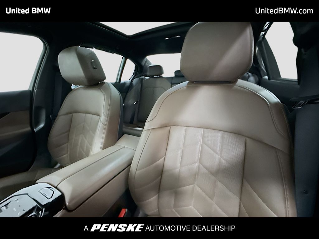 Thumbnail: 2025 BMW i5 - 4