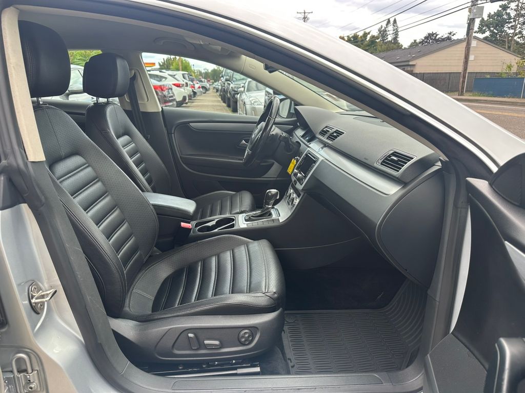 2014 Volkswagen CC 2.0T R-Line