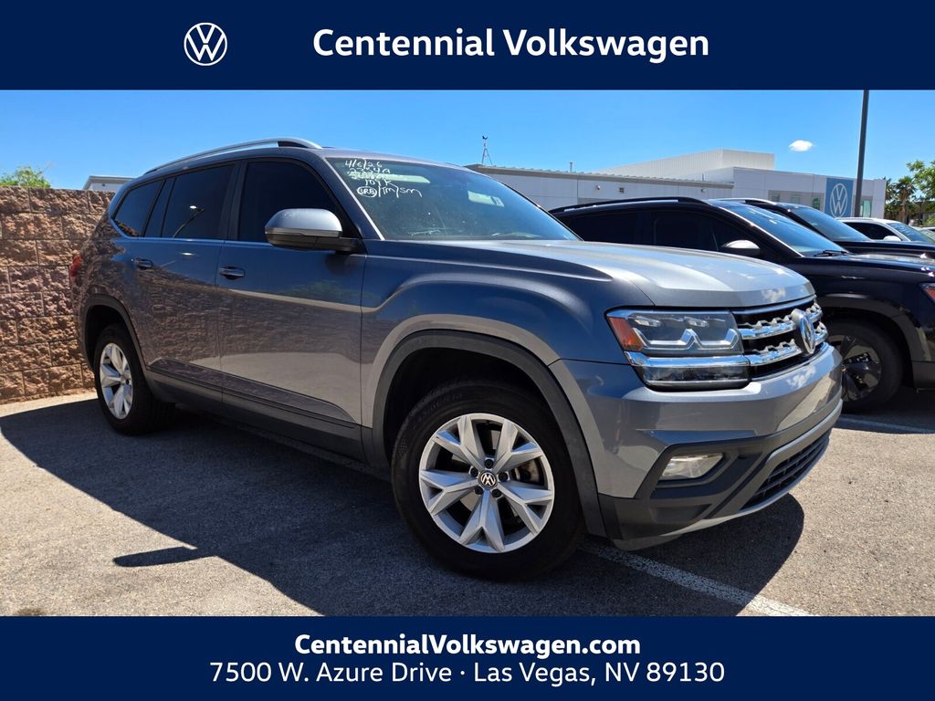 Platinum Gray Metallic 2018 Volkswagen Atlas SE SUV / Crossover Front-Wheel Drive 8-Speed Automatic