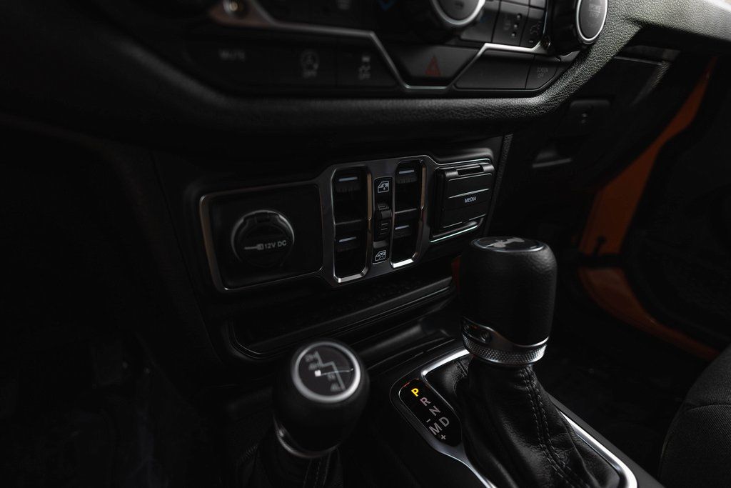 2025 Jeep Wrangler Sport S thumbnail 17