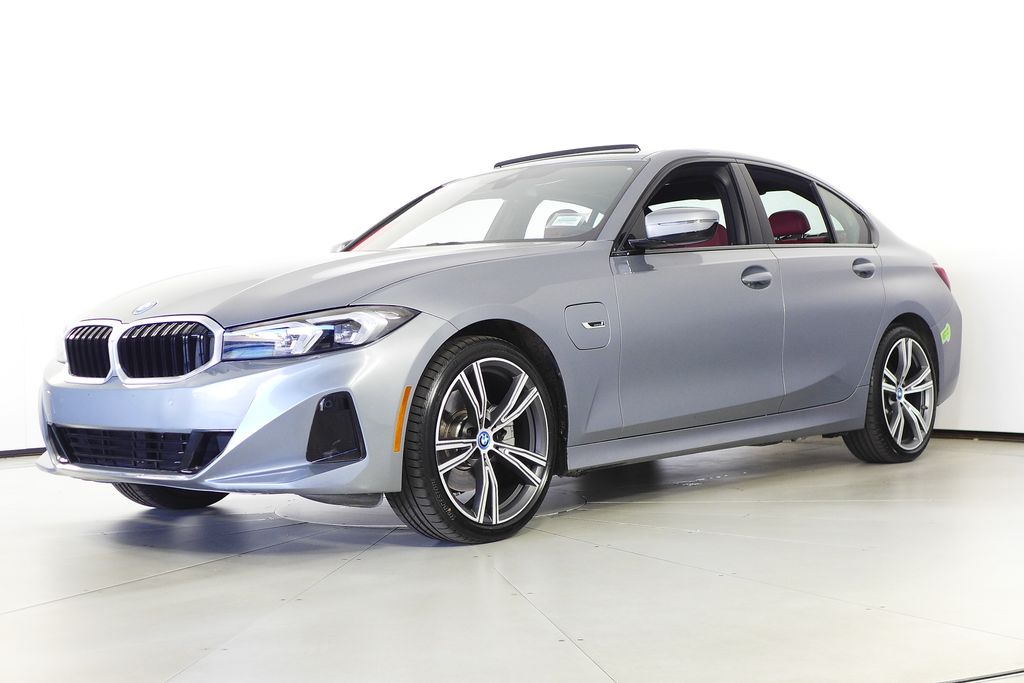 Thumbnail: 2023 BMW 3 Series - 2